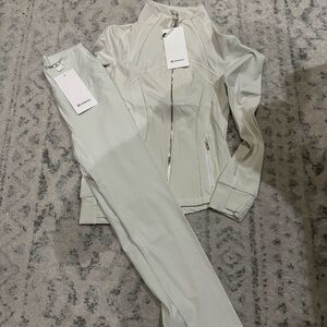 Lululemon Define Set white/Cream.